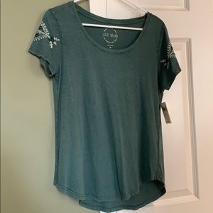 BRAND NEW! Lucky Brand size medium t-shirt 🍀